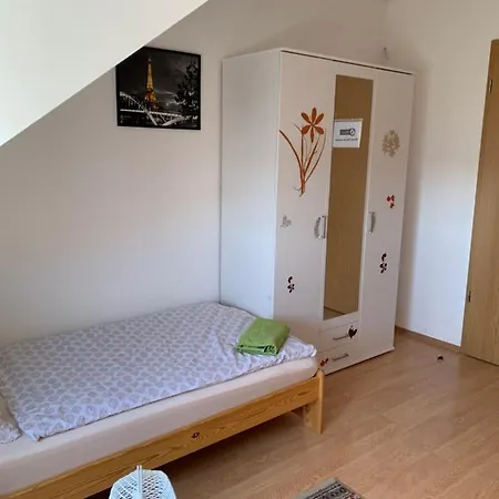 Apartment Apartment *