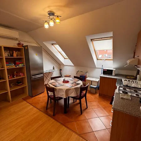 Apartment Apartment *