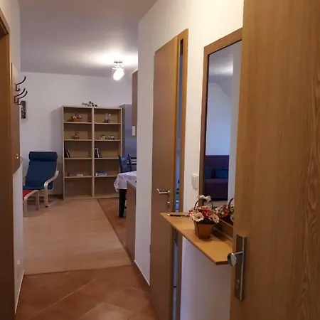 Apartment Apartment *